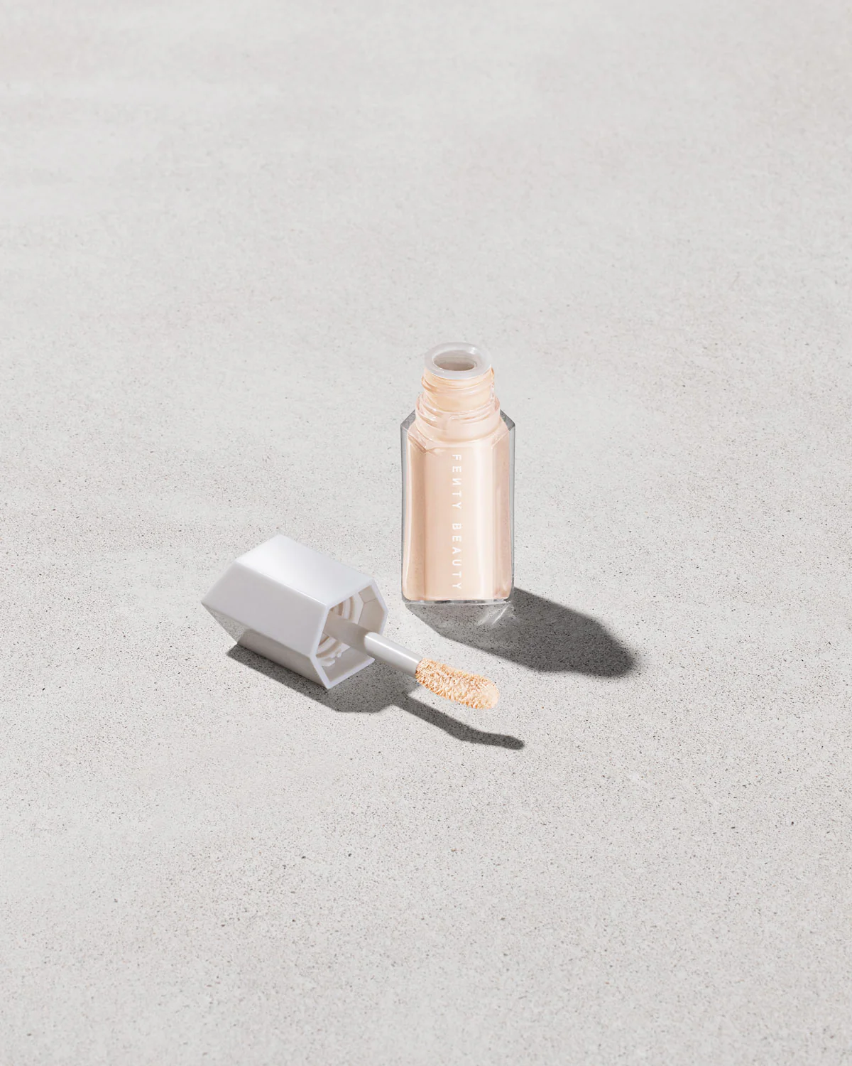 We're Even Mini Hydrating Longwear Concealer — 125C